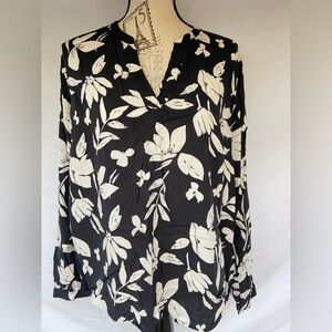 a new day Black and White Floral Blouse